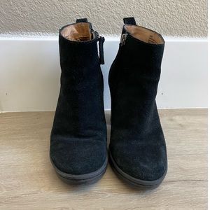 Caslon Black Booties